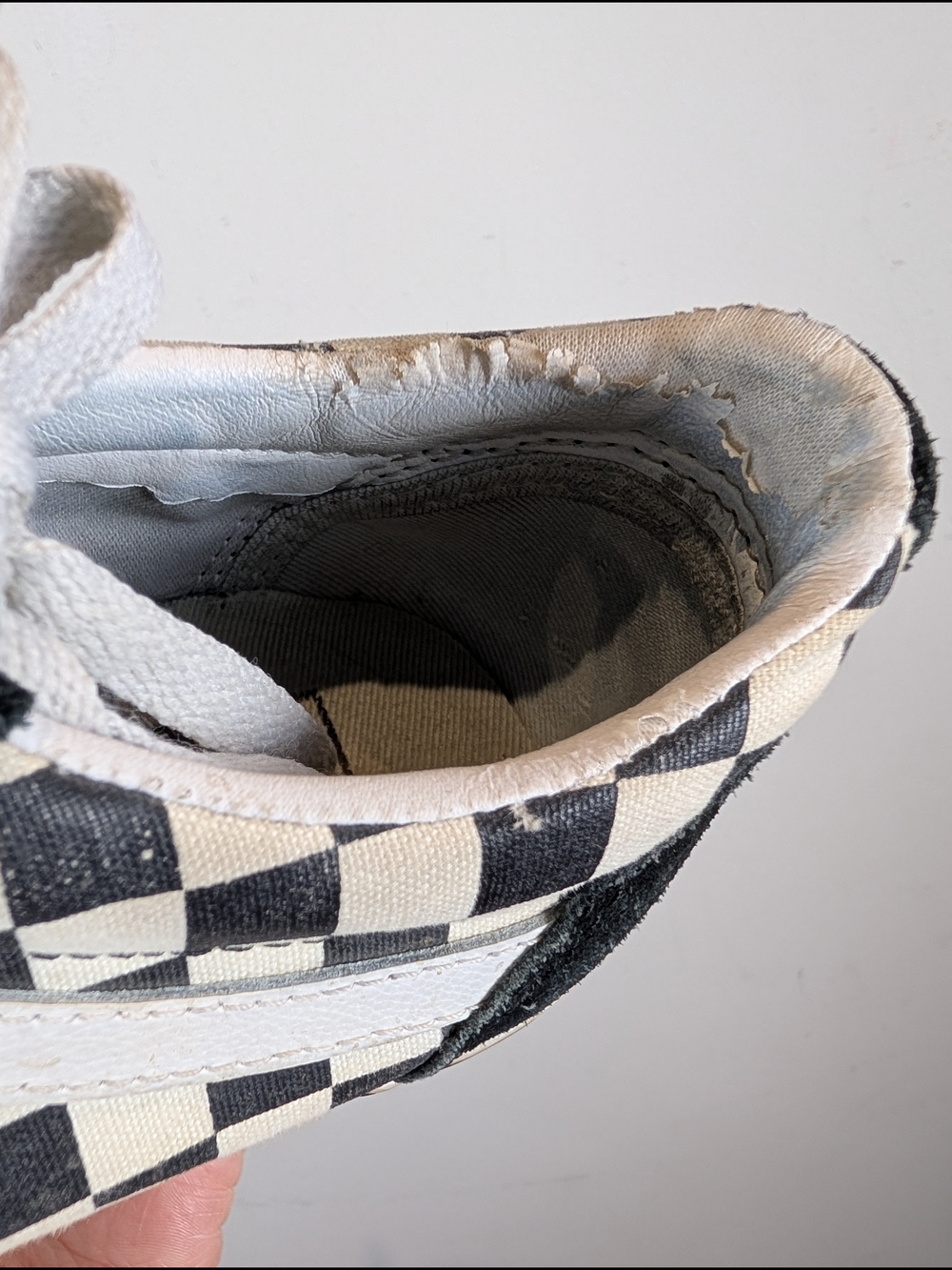 Vans Classic Checkerboard Skate Shoe - Black & White, Size 8 - Picture 3 of 6
